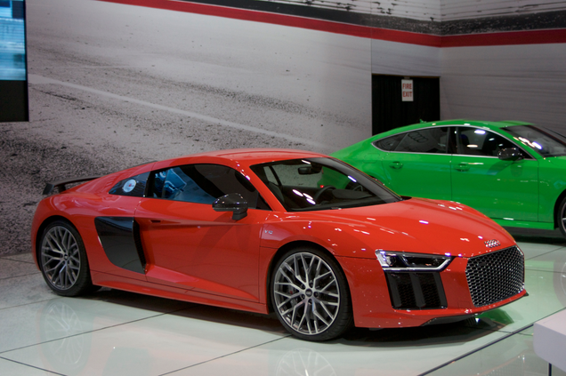 I love these wheels. Prefer the design of the old R8 though.